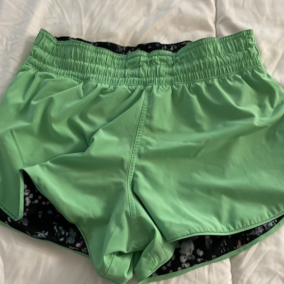 Lululemon reversible shorts - practically new - Picture 3 of 5